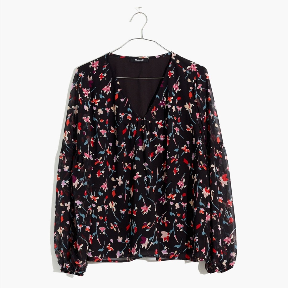Shirred-Sleeve V-Neck Top in Drifting Flowers